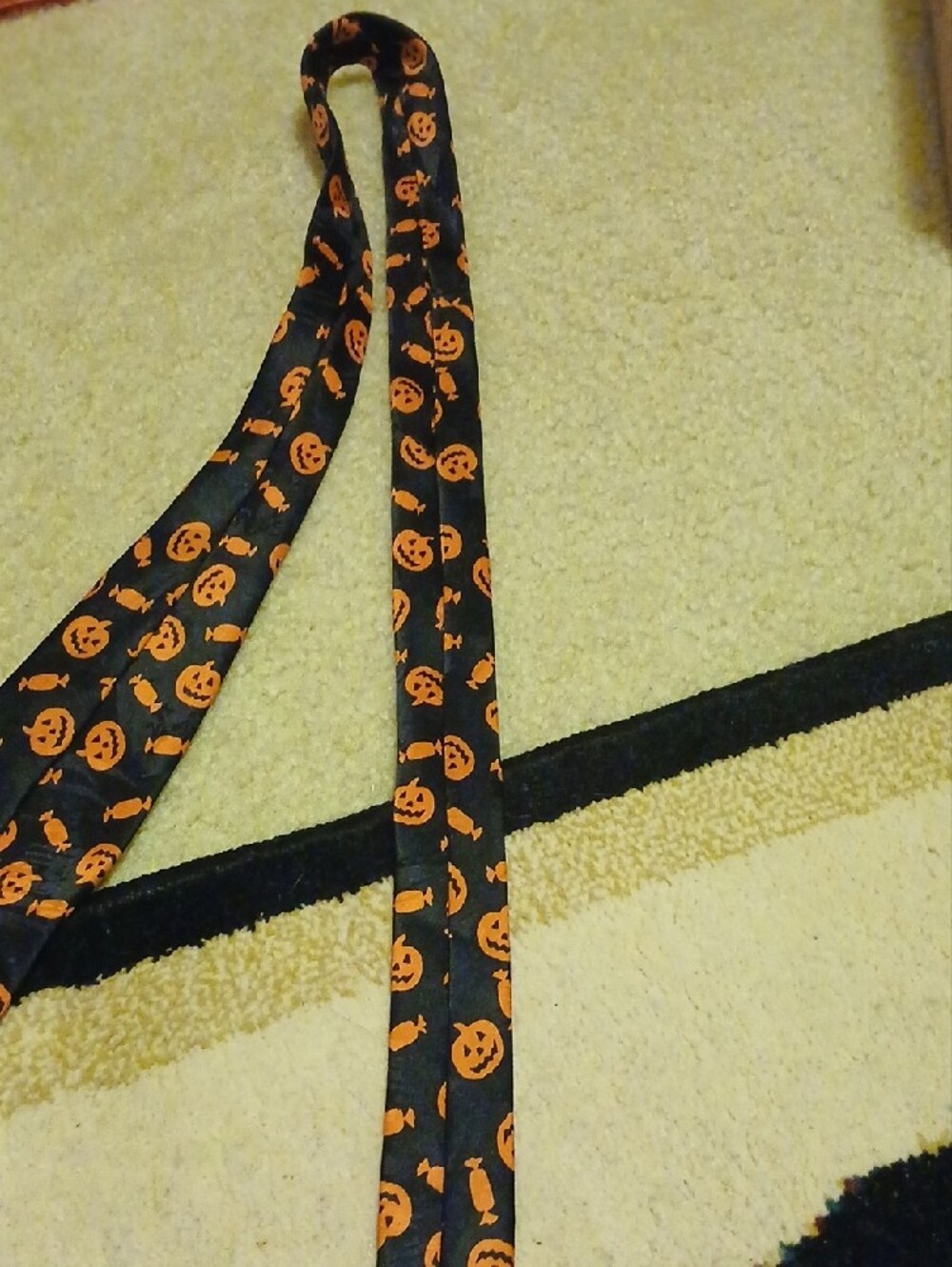 Disney Winnie the Pooh Halloween Tie - Black & Orange - Picture 5 of 5